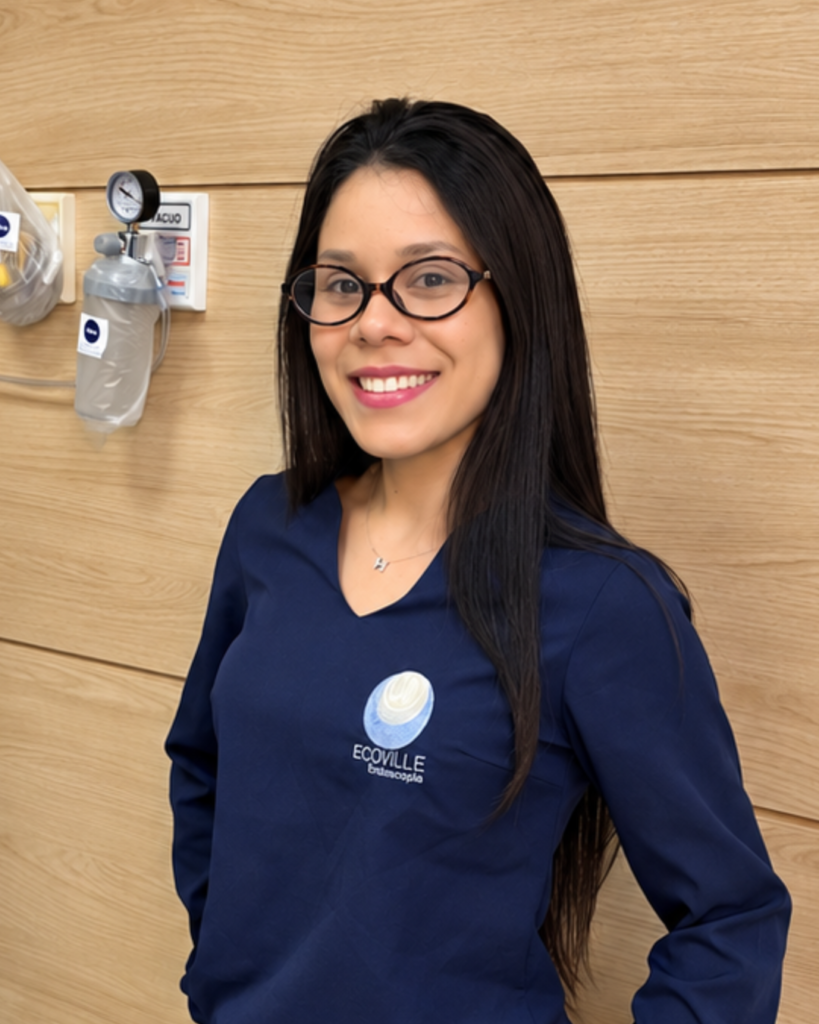 Hagatta Naomy de Lima, da recepção da Endoscopia Ecoville